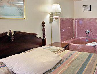 Super 8 By Wyndham Ruston Motel Rom bilde